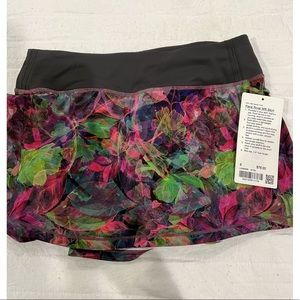 Lululemon NWT skirt size 6